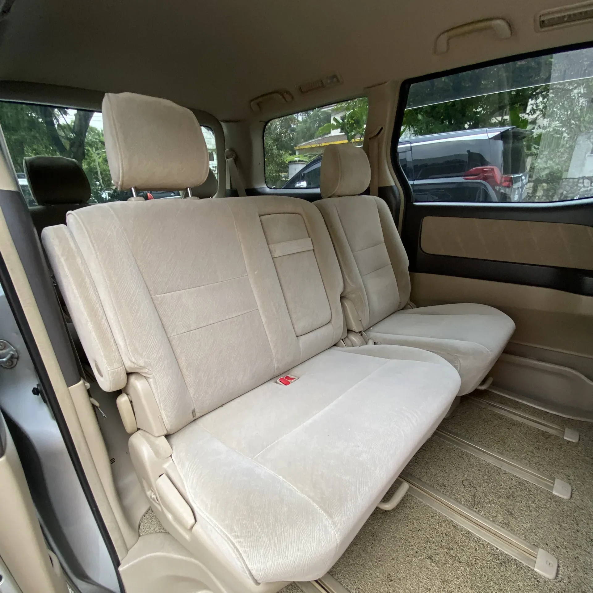 alphard-8seater